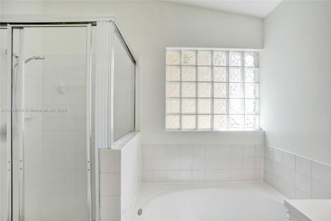 Снять в аренду виллу или дом в Уэстон, Флорида 3 спальни, 150.04м2, № 1940961 - фото 18