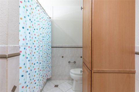 House in Coral Springs, Florida 5 bedrooms, 224.17 sq.m. № 1839673 - photo 15