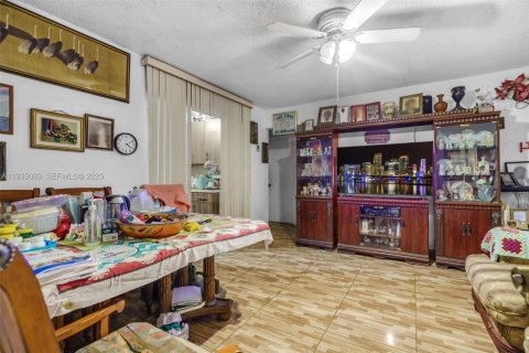 Villa ou maison à vendre à Miami, Floride: 2 chambres, 101.45 m2 № 2080440 - photo 10