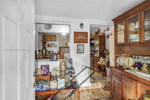 Villa ou maison à vendre à Miami, Floride: 2 chambres, 101.45 m2 № 2080440 - photo 6