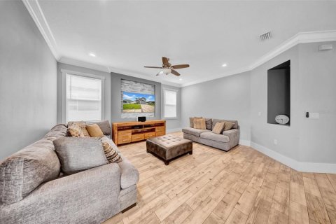 House in Tampa, Florida 4 bedrooms, 193.14 sq.m. № 1803012 - photo 17