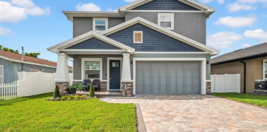 House in Tampa, Florida 4 bedrooms, 193.14 sq.m. № 1803012