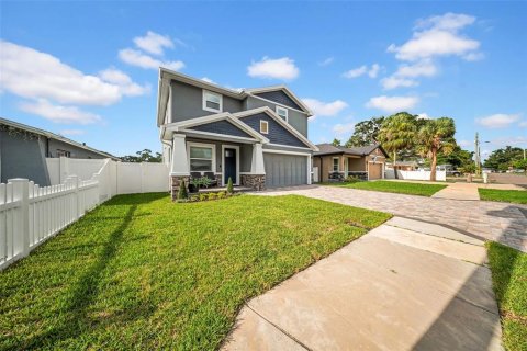 House in Tampa, Florida 4 bedrooms, 193.14 sq.m. № 1803012 - photo 2