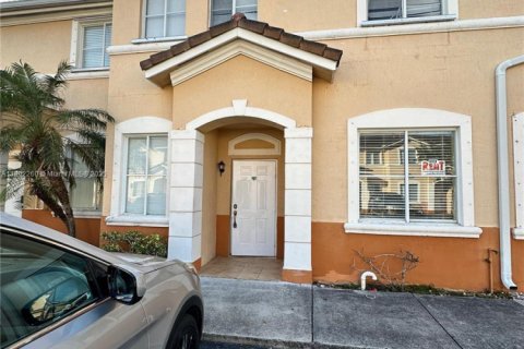 Townhouse in Miami Lakes, Florida 4 bedrooms № 1686135 - photo 4