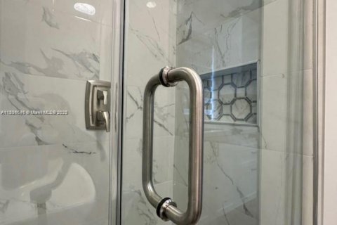 Immobilier commercial à louer à Miami, Floride: 186.83 m2 № 1982669 - photo 16