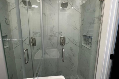 Immobilier commercial à louer à Miami, Floride: 186.83 m2 № 1982669 - photo 13