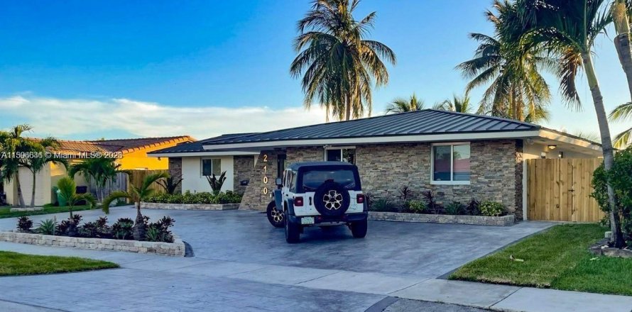 Immobilier commercial à Miami, Floride 186.83 m2 № 1982669