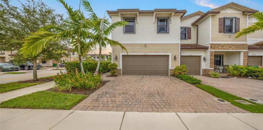Touwnhouse à Davie, Floride 3 chambres, 173.08 m2 № 1898070