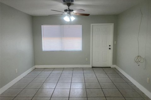 Villa ou maison à louer à Hollywood, Floride: 3 chambres, 113.9 m2 № 1222424 - photo 1