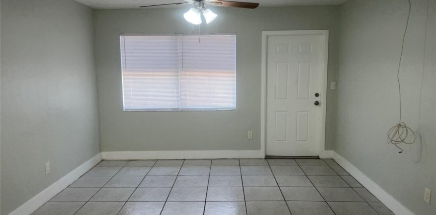Casa en Hollywood, Florida 3 dormitorios, 113.9 m2 № 1222424