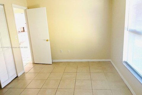 Купить виллу или дом в Киссимми, Флорида 3 спальни, № 2015851 - фото 4