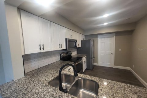 Dúplex en venta en Orlando, Florida, 3 dormitorios, 140.56 m2 № 2093612 - foto 8
