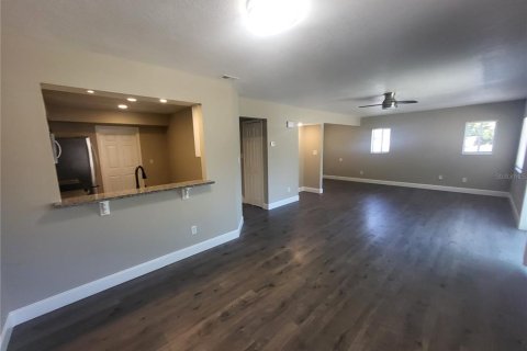 Dúplex en venta en Orlando, Florida, 3 dormitorios, 140.56 m2 № 2093612 - foto 7