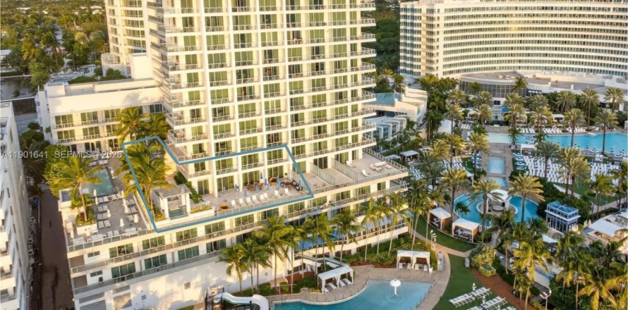 Condo in Miami Beach, Florida, 5 bedrooms  № 2056258