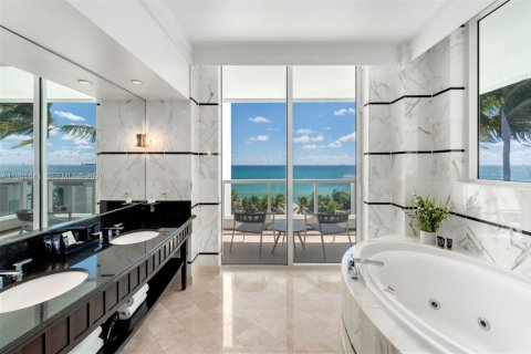 Condo in Miami Beach, Florida, 5 bedrooms  № 2056258 - photo 25
