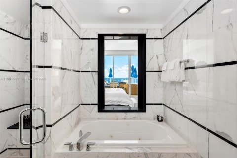 Condo in Miami Beach, Florida, 5 bedrooms  № 2056258 - photo 15