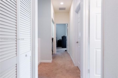 Купить виллу или дом в Хомстед, Флорида 4 спальни, 179.67м2, № 2034256 - фото 22