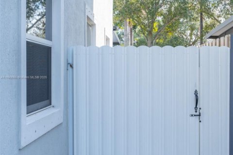 Купить виллу или дом в Хомстед, Флорида 4 спальни, 179.67м2, № 2034256 - фото 6