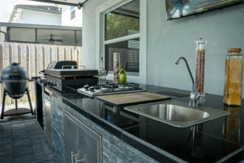 Купить виллу или дом в Хомстед, Флорида 4 спальни, 179.67м2, № 2034256 - фото 27