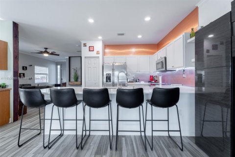 Купить виллу или дом в Хомстед, Флорида 4 спальни, 179.67м2, № 2034256 - фото 10