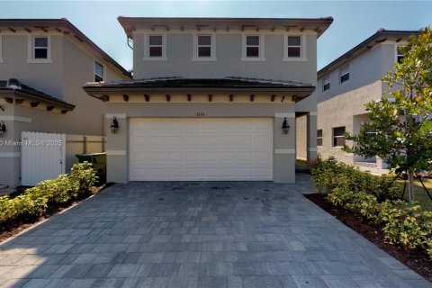 Купить виллу или дом в Хомстед, Флорида 4 спальни, 179.67м2, № 2034256 - фото 3