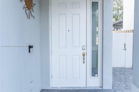 Купить виллу или дом в Хомстед, Флорида 4 спальни, 179.67м2, № 2034256 - фото 5