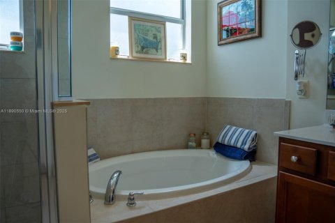 Купить виллу или дом в Хомстед, Флорида 4 спальни, 179.67м2, № 2034256 - фото 20