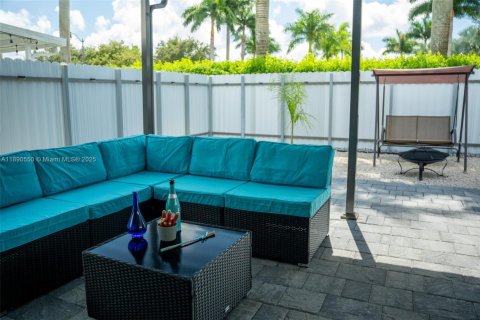 Купить виллу или дом в Хомстед, Флорида 4 спальни, 179.67м2, № 2034256 - фото 28