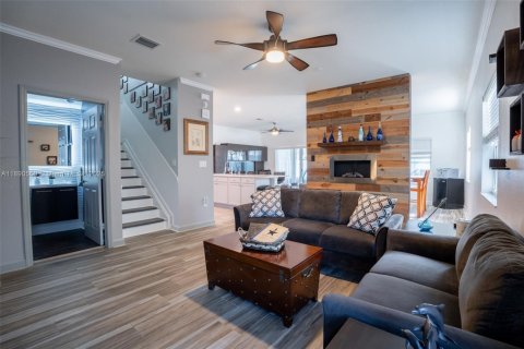 Купить виллу или дом в Хомстед, Флорида 4 спальни, 179.67м2, № 2034256 - фото 7