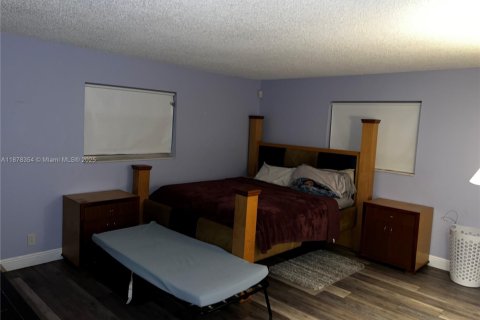 Casa en venta en Lauderhill, Florida, 2 dormitorios, 139.54 m2 № 1923392 - foto 17