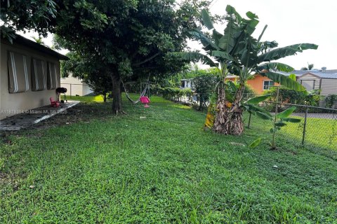 Casa en venta en Lauderhill, Florida, 2 dormitorios, 139.54 m2 № 1923392 - foto 7
