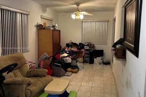 Casa en venta en Lauderhill, Florida, 2 dormitorios, 139.54 m2 № 1923392 - foto 12