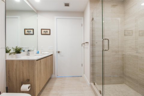Condo in Miami, Florida, 1 bedroom  № 2022394 - photo 12