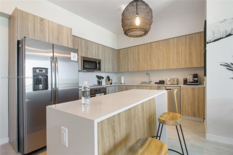 Condo in Miami, Florida, 1 bedroom  № 2022394 - photo 4