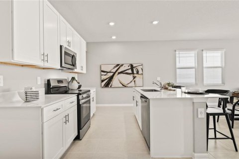 Villa ou maison à vendre à Apopka, Floride: 3 chambres, 166.76 m2 № 2308656 - photo 5