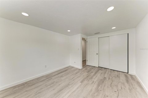 House in Sarasota, Florida 3 bedrooms, 126.72 sq.m. № 2131425 - photo 4