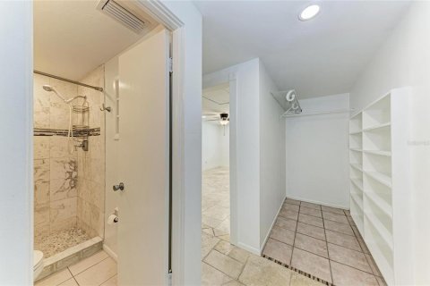 House in Sarasota, Florida 3 bedrooms, 126.72 sq.m. № 2131425 - photo 30