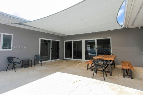 Villa ou maison à louer à Hollywood, Floride: 5 chambres, 235.14 m2 № 1979657 - photo 8