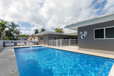 Villa ou maison à louer à Hollywood, Floride: 5 chambres, 235.14 m2 № 1979657 - photo 4