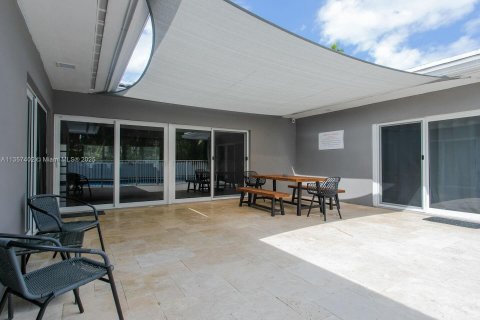 Villa ou maison à louer à Hollywood, Floride: 5 chambres, 235.14 m2 № 1979657 - photo 7