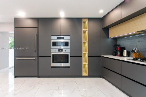 Villa ou maison à louer à Hollywood, Floride: 5 chambres, 235.14 m2 № 1979657 - photo 12