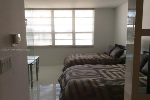 Condo in Miami Beach, Florida, 2 bedrooms  № 2085720 - photo 14
