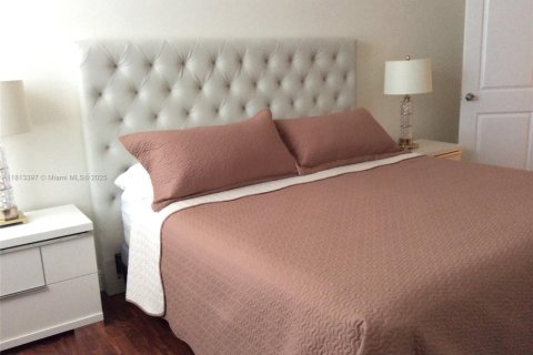 Condo in Miami Beach, Florida, 2 bedrooms  № 2085720