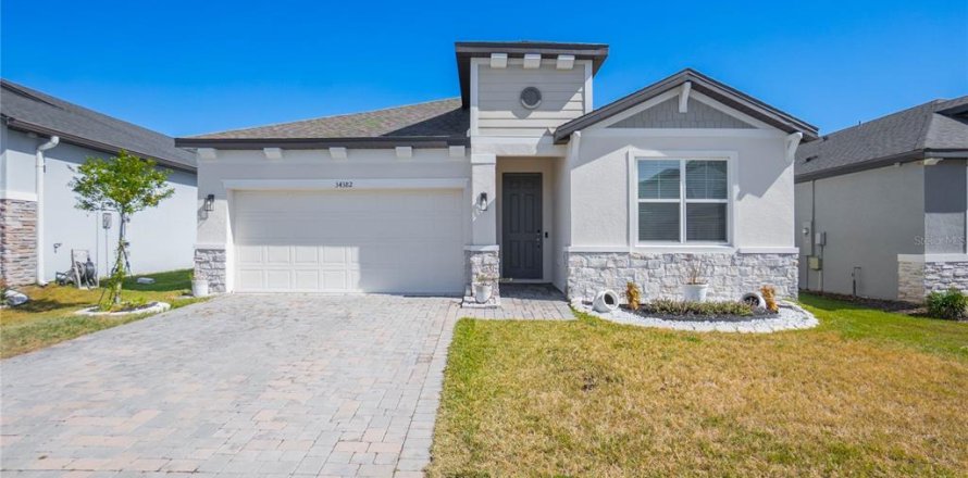 Villa ou maison à Wesley Chapel, Floride 4 chambres, 179.86 m2 № 2093418