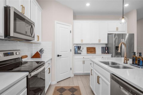 Villa ou maison à louer à Wesley Chapel, Floride: 4 chambres, 179.86 m2 № 2093418 - photo 7