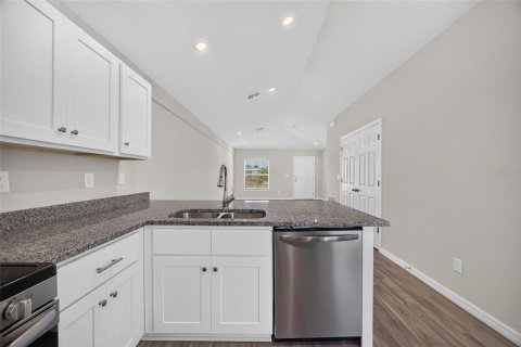 Commercial property in Englewood, Florida 4 bedrooms, 193.98 sq.m. № 2386243 - photo 7