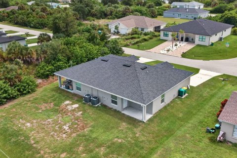 Commercial property in Englewood, Florida 4 bedrooms, 193.98 sq.m. № 2386243 - photo 22