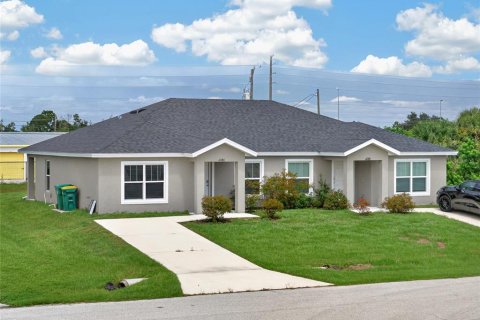 Commercial property in Englewood, Florida 4 bedrooms, 193.98 sq.m. № 2386243