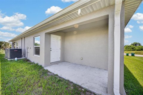 Commercial property in Englewood, Florida 4 bedrooms, 193.98 sq.m. № 2386243 - photo 15