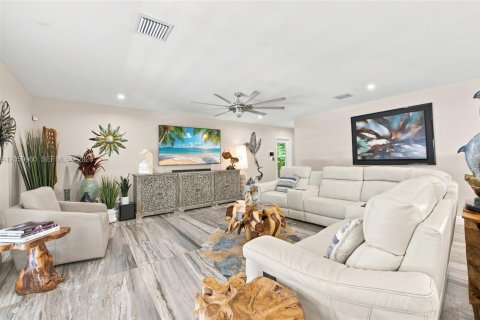 Casa en venta en Southwest Ranches, Florida, 5 dormitorios, 374.86 m2 № 2244532 - foto 19